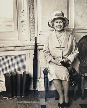 Emilia Fox Instagram - “I cannot lead you into battle. I do not give you laws or administer justice, but I can do something else: I can give you my heart and my devotion to these old islands, and to all the peoples of this brotherhood of nations.”
- Queen Elizabeth ll 

Thank you Ma’am for the extraordinary years of dedication and duty you have given to this country. Thank you for being a constant presence of good in our lives. You are the leading lady that has held us all captivated with what you have a shown a woman can do and be in so many different ways and so many different eras. With love and thoughts to you on your onward journey, and for your family. You will be greatly missed by so many of us.