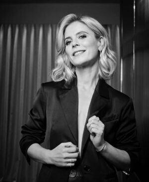 Emilia Fox Instagram - Thank you @intelligent_magazine for having me on the cover of your Winter issue for @audiuk . And many thanks to the fabulous team who worked on it and who are always such a joy to be with:

Photography by @davidvenni  Make up by @lizbeckettmua  Hair by @bencooke_lockonego  Styling by @arabellaboycestylist 
  Location @bulgarihotels  #blackandwhitephotography #lux #monochrome #audiambassador