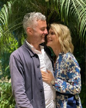 Emilia Fox Instagram - We had such a joyful evening celebrating the plants, arts and culture of Mexico in the Temperate House at glorious @kewgardens . And it was made all the brighter and filled with ❤️🧡💛💗 by being there with @jonathanstadlen 🌸🌺🌷🌻🥀🌼🌿🌳🍃🌵🍄 Thank you @aspigalondon for letting me #borrow this fabulous frock and thank you @jopmakeup for doing fab h&m
