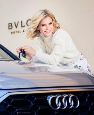 Emilia Fox Instagram - Thank you @intelligent_magazine for having me on the cover of your Winter issue for @audiuk . And many thanks to the fabulous team who worked on it and who are always such a joy to be with:

Photography by @davidvenni  Make up by @lizbeckettmua  Hair by @bencooke_lockonego  Styling by @arabellaboycestylist 
  Location @bulgarihotels  #blackandwhitephotography #lux #monochrome #audiambassador