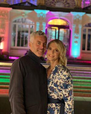 Emilia Fox Instagram - We had such a joyful evening celebrating the plants, arts and culture of Mexico in the Temperate House at glorious @kewgardens . And it was made all the brighter and filled with ❤️🧡💛💗 by being there with @jonathanstadlen 🌸🌺🌷🌻🥀🌼🌿🌳🍃🌵🍄 Thank you @aspigalondon for letting me #borrow this fabulous frock and thank you @jopmakeup for doing fab h&m