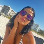 Emilia Ceballos Instagram - Solo amor en todo lo que esté cerca de mi ! Viva el #regue Viva el #amor Viva #vida Homenaje al más grande exponente @bobmarley Al lado de mi amor infinito para vos @rodrigo_jerez I love #miami 🇺🇸 Amo la ultima foto!❤️❤️❤️❤️ @miami._.vibes._ Pd : la gorra 🧢 mas hermosa 🤩 por @luisceballosoficial #natural #esloquehay