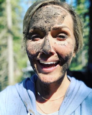 Emilie Ullerup Instagram - Thanks for watching! It was some real dirty work.