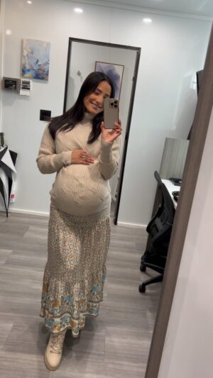 Emily Alabi Instagram - Surprise!!! 👼🏽

I just had my first TV baby 🤰🏽 An all-new episode of ‘Found’ is out now on @nbc 📺

I had the best time shooting in Atlanta. A huge shoutout to my team, I love you guys. And to the entire Found cast & crew, you were a dream to work with.

My heart is full and I’m so so so #grateful 🥹

Episode 107 written by the amazing @nikitardemare 🫶🏽

#nbcfound #nbc