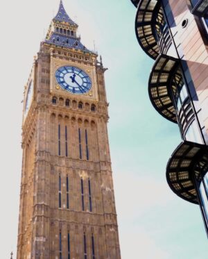 Emily Ashby Instagram - England Part 1 🏴󠁧󠁢󠁥󠁮󠁧󠁿 

#35mm #london🇬🇧 #londonengland #travelgram #traveltheworld #travellife #travelwithbae #london