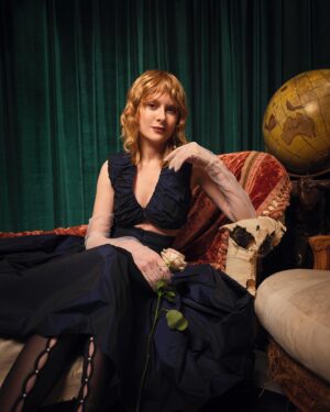 Emily Beecham Instagram - Thank you @bazaaruk for hosting #womenoftheyearawards 
photgraphy: @oliverholmes @shaunjamescox

styling @rosefordestudio 
Hair: @liztaw 
Make up: @justinejenkins using @monikablunderbeauty @monikablunder 
@renaissance_renaissance @jimmychoo @sophiebillebrahe 

@bazaaruk and @rachellouisebrownstudio, @shaunjamescox with set design by @lyndonogbourne.
 
#BazaarAwards #renaissancerenaissance