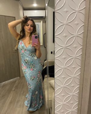 Emily Meade Instagram - have you watched all 6 episodes of @deadringers yet? Can you guys which episode each picture is from? Make you guesses in the comments.