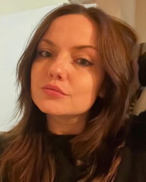 Emily Meade Instagram - Today I turn 35 years old, which is so weird because I'm only 19.
Here are literally 6 pouting selfies.