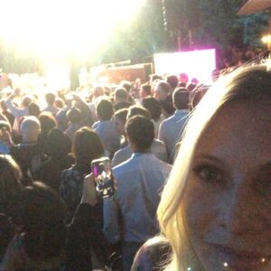 Emily Procter Instagram - For my awesome friends cast and crew of CSI Miami. I miss y’all!
#csimiami 🖤