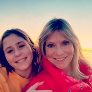 Emily Procter Instagram - Happy Thanksgiving y’all!
🤎🧡💛
