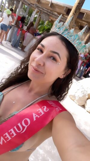Emily Alexandra Guglielmo Instagram - 📣 So proud to announce such a mermazing Blessing to be part of 

📺 Watch MerPeople on Netflix to see what the Mermaid World is all about 

Makeup sponsor @emilyalexandracosmetics 

#netflix #merpeople #mermaidworld #docuseries