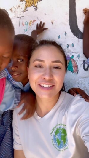 Emily Alexandra Guglielmo Instagram - Everyone deserves clean drinking water 🫶 💧 @supportingwater is proud to support @waterislife as we joined them on this mission to Mombasa, Kenya 🇰🇪. The Supporting Water team helped to bring clean water to various communities, orphanages, and schools. Follow @supportingwater to stay tuned on our clean water missions!