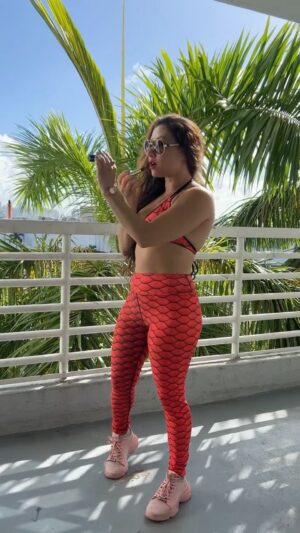 Emily Alexandra Guglielmo Instagram - 🪸 Did someone say coral-reef safe cosmetics ?

💄 @emilyalexandracosmetics 

👙 @capecalibrand 

✅Check it out ! 

🤝 And know your giving back ~

💄For every purchase, a portion goes back into @supportingwater 

✈️ Wanna go on our next mission in 2023 ? 

 
💦 DM for info ! 

#supportingwater #waterislife #makingadifference #makeuponamission #makeupwithamission #emilyalexandracosmetics #emilyguglielmo #ftlauderdalebeach #florida #thesunshinestate #waterproofmakeup