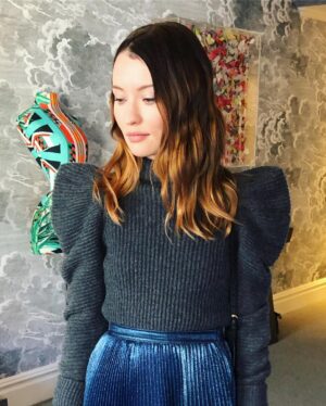 Emily Browning Instagram - American Gods European press tour DONE!*
Here, have some pictures.
.
.
.

Round One: Laaahndaan! 
Felt priddy cyute for the duration but I take no credit for it... It takes a village.

Big thanks to the London Village: @karlawelchstylist @marywilesmakeup @carlosferraz_ *K it was actually done like 3 days ago but I’m really slow with this insta business 😅