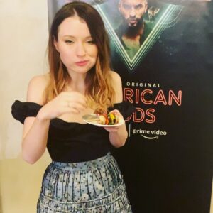 Emily Browning Instagram - Round Three: Munich!
.
.
.

Dead Leprechaun Girl (🤯) ...
📸 credit to my v artistic and endlessly patient InstaHubby @rickywhittle 🥰 💖💖💖 to The Munich Village: @stefanmpauli @tanyapevzner_makeup .
.
.
The video is for @mkraish ... he knows what he did 😌💖