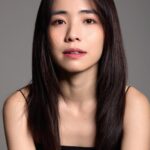 Emily Chan Instagram - 生日的前一晚，忽然覺得很珍惜這段時間的生活。​ 「接受自己」是前幾年就開始的課題。就算不斷提醒，有的時候還是會自我懷疑，也會擔心沒有辦法成為當初想要成為的大人。​ 看著小時候的照片和現在相比，同一張臉被時光畫過幾筆之後，多了一些不熟悉的痕跡，但都是時光留下的禮物✨​ ​ 無論是快樂/生氣/氣餒/委屈的那些片刻，​都不要忘了，這些都都是我，是完整的自己。🤍​ IT Cosmetics CC Cream 適合各個年齡層，膚色以及膚質，他們與皮膚專科和整形外科醫生共同研發，讓我們在所有的時光裡喜歡每一面的自己。​ @itcosmetics #itcosmeticsMY #ITisME