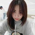 Emily Chan Instagram – 在跟一個人建立關係的時候
都在替彼此的故事留下一筆 
有人的故事爛尾 
有人的故事像電視劇怎樣都演不完
有人的故事還沒完成作者已消失

愛一個人是歸零
就像一圈 無論繞得多遠
都要回到原點再一起出發

原諒一個人也是一種歸零
整理各種情緒和自省
就把TA從心裡清空出來 
放到另一個位置

零是什麼都沒有嗎？
我覺得不是。

零是
I am ok now
Let’s start this all over again. 

#emsaid 
#bangkok