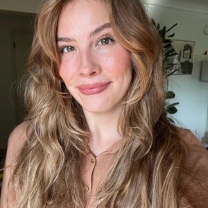 Emily Henry Instagram - Just turned in draft SIX of funny story, but more importantly, @sashaannehair helped me go darker than I’ve been since 2008 when I dyed my hair from a box and gave myself baby bangs then let Sophia and Morgan both cut my hair at the same time, from opposite sides. This is better!!! She’s a wizard, a true star.