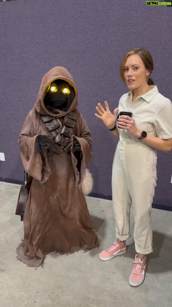 Emily Swallow Instagram - This Jawa goes against the grain to walk The Way! Usually I have to make sure Jawas don’t swipe anything from me 😳 but this fella at @bigrivercomiccon did the opposite- he gave me a heartfelt gift of encouragement! I don’t know about you, but some days I wake up feeling depleted and worried and convinced that there’s not enough to go around. I can get into a mindset that I’d better take what I can and hold onto what I’ve got. But on #thisisthewaywednesday, my new Jawa friend reminds me that even when it seems to be a preordained plot point that we have to scavenge, we can step outside of that scarcity mentality and give encouragement to others. It doesn’t have to be written on a mug, so why not find a few people you can gift with encouragement today? #jawa #thisistheway #thearmorer #dojusticelovemercywalkhumbly