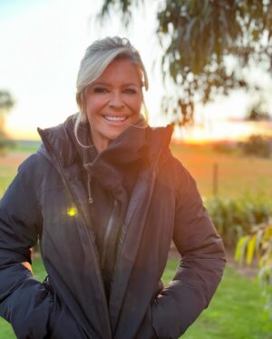 Emily Symons Instagram - What an amazing week in Young with our Home and Away family! Can’t wait for you to see this very special story later on this year. Young, you were brilliant! We love you with a cherry on top 🍒♥️🍒