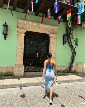 Emily Tosta Instagram - primera vez en colombia, pero no sera la ultima 🥰 que tierra tan hermosa!