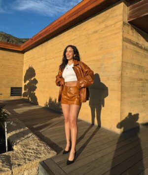 Emily Tosta Instagram - 🦁 @lioness_official