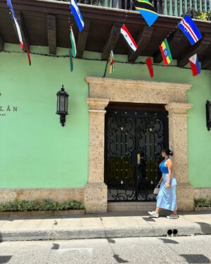 Emily Tosta Instagram - primera vez en colombia, pero no sera la ultima 🥰 que tierra tan hermosa!