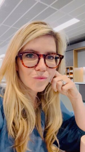 Emma Barnett Instagram - Good morning folks. Going live @bbctodayprogramme - why not join us @nickrobinsonbbc ☕️….#earlymorning #breakfastcrew