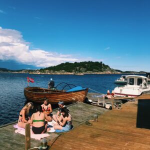 Emma Bones Instagram - Sørlandsidyll e greia altså.