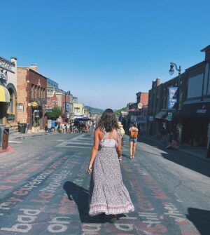 Emma Fuhrmann Instagram - love quaint mountain towns 💞 are you a beach person or a mountain person?