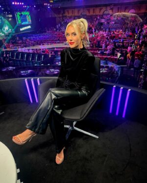 Emma-Louise Paton Instagram - Back at it 🙌🏼🥰🎄

Outfit tags 
Top @karen_millen 
Trousers @becauseofalice 
Shoes @stevemaddenuk