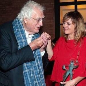 Emma Suárez Instagram - Un honor maestro!
Bertrand Tavernier. D.E.P🌹
