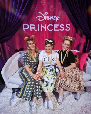 Emma Watkins Instagram - Living our #Disney dreams with Kaycee 💕👑 #sparkjoyintheeveryday #HSM #highschoolmusical #thankyou #hiphopismypassion #HostedbyDisney We love you @kaycstroh 🧡