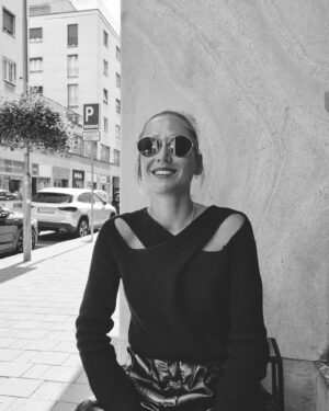 Emma Drobná Instagram - Espresso tonic siesta 🖤