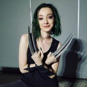 Emma Dumont Instagram - Happy Halloween!! ✖💋✖💋#x23 #costume #xmen