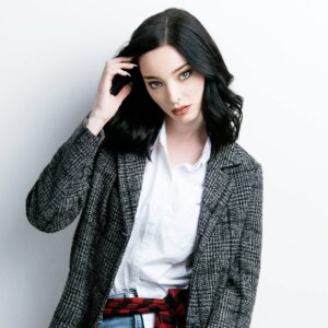 Emma Dumont Thumbnail - 33.4K Likes - Most Liked Instagram Photos