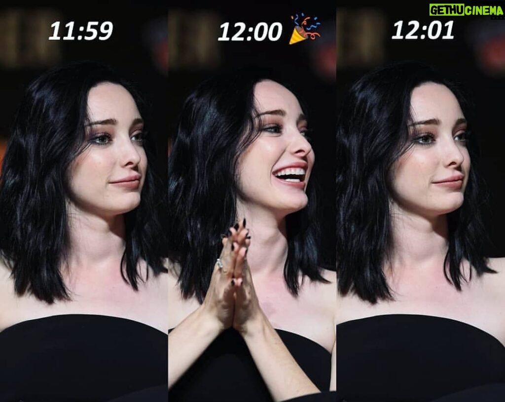 Emma Dumont Instagram - Happy New Year everyone! 👑💕🎉🎈❤ Thank you @emmadumont.fanpage for this.