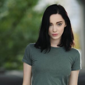 Emma Dumont Thumbnail - 27.2K Likes - Most Liked Instagram Photos