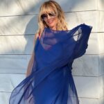 Emma García Instagram - Mi querida @nabelmartins no me puede gustar más este precioso vestido y su capa. Pura elegancia. ¡¡¡Muchas gracias!!! 💙💙💙 #PreciosoVestido #NocheDeViernes #Disfrute #FelizNoche