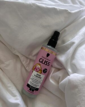Emma Keitmann Instagram - Coachella 2024 🤍🌴
Je suis tellement reconnaissante de pouvoir le vivre une troisième fois 
Vous aimez mon premier look?

Sans oublier ma coiffure incroyable grâce au spray démelant soie liquide de chez GLISS  @schwarzkopf (express brillance ) qui m’a permise de bien démêler mes cheveux une fois douchée ✨
Je suis tombée amoureuse de ce spray démêlant  qui démêle et apporte de la brillance

@masinfluenceragency #AD #collaboration #foreveryyou #haircare #schwarzkopf
