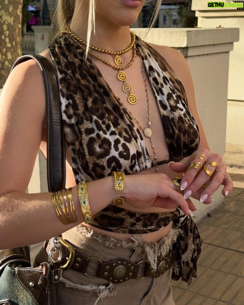 Emma Keitmann Instagram - Summer is coming, so new @keitswim jewelry are coming✨ L’été arrive bientôt, donc j’en profite pour annoncer l’arrivée de nouveaux bijoux Summer de ma marque 🌞✨ #keitswim #stainlesssteeljewelry #goldplatedjewelry