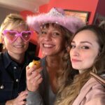 Emma Smet Instagram - DNA: Partie 3 (Trop de photos enfaite 😅j’ai versé ma petite larme🥹) Merci 🙏🏼 je suis arrivée en Mai 2019 à Sète avec ma famille de fiction que je considère, aujourd’hui, comme ma deuxième famille ♡ j’ai fait des rencontres incroyables, des amis pour la vie, j’ai ri (meme beaucoup), j’ai pleuré (même beaucoup) avec ma complice de pleurs @juliedebazac.officiel 😂), j’ai eu des doutes, j’ai été heureuse, j’ai été fatiguée, j’étais une pro à mettre des chansons dans la tête (sorry @louvia_bachelier😏), j’ai fait mon petit pas de danse à chaque fois avant de tourner, j’ai énormément appris, j’ai grandi, alors merci pour cette aventure, pour les émotions, les rigolades que je n’oublierais jamais je vous aime tous ♥️ merci à toute la team DNA mais aussi aux téléspectateurs qui m’ont aimée, détestée😂 vous avez vu mon personnage grandir et évoluer, Sofia Daunier tu vas me manquer, maintenant il est temps pour toi d’aller faire des salades en Espagne 🥗 ♥ ♥ ♥ ♥ ♥ ♥ ♥ ♥ ♥ ♥ ♥ ♥