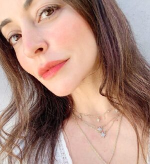 Emmanuelle Vaugier Instagram - ☀️☀️☀️
.
.
.
.
.
.
.
.
.
.
.
.

#SelfieMode #RedLip #EmmanuelleVaugier #Twoandahalfmen #LostGirl #OneTreeHill