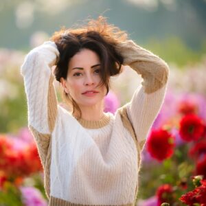 Emmanuelle Vaugier Instagram - April showers bring May flowers☔🌺 
.
.
.
.
.
.
.
.
.
.
#Springtime #MayFlowers #EmmanuelleVaugi