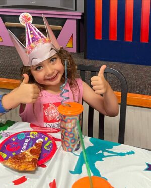 Emme Rylan Instagram - This is 6! The birthday girl had the best weekend celebrating with friends! ❤️ #birthdaygirl #dakotarose