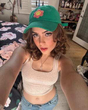 Emmy Perry Instagram - 🎀 With freedom, books, flowers, and the moon, who could not be happy!🎀
.
.
.
.
.
.
.
.
.
.
.
.
#explore #explorepage #coquette
