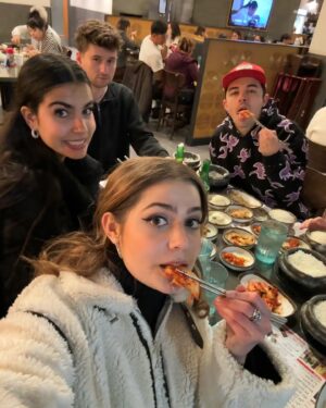 Emmy Perry Instagram - A lil dump🥟❤️