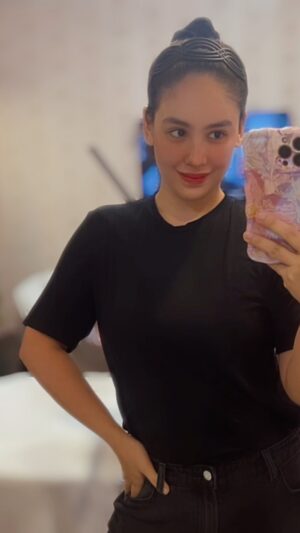 Empress Schuck Instagram - New machine, new faveeee! Can't believe how fast the result is! I feel definitely toned and lighter after 1 session. Can't wait for the next @clinicadebeleza.official 💕