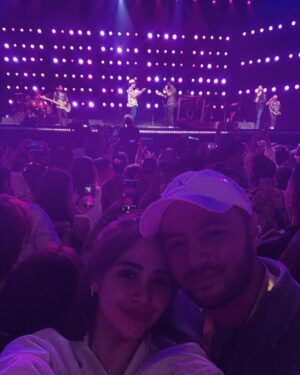 Empress Schuck Instagram - Our first concert together @vinoguingona 🎶♥️ Being early pays off! You got my fan girl heart @brunomars♥️