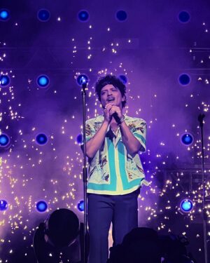 Empress Schuck Instagram - Our first concert together @vinoguingona 🎶♥️ Being early pays off! You got my fan girl heart @brunomars♥️